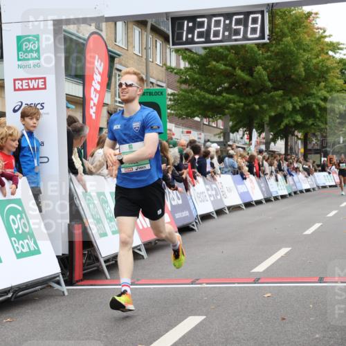 21.09.2025 - PSD Bank Halbmarathon Strokosch-Dieckow http://msf.ph/oto/8939958 21.09.2025 11:28:21 Ziel 1324, 1872 meine-sportfotos.de