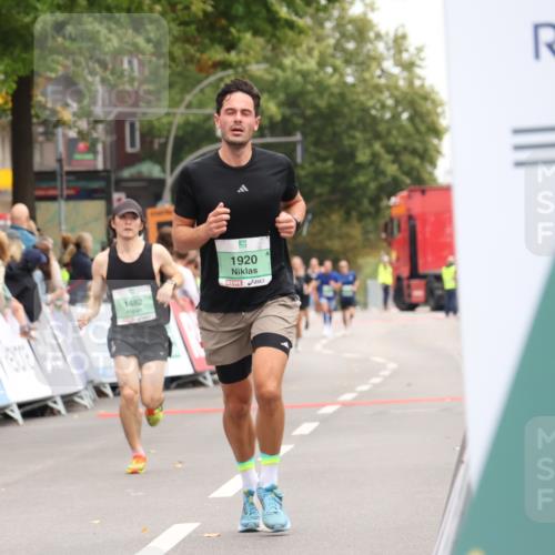 21.09.2025 - PSD Bank Halbmarathon Strokosch-Dieckow http://msf.ph/oto/8940008 21.09.2025 11:29:06 Ziel 1427, 1889, 1907, 1920, 2092 meine-sportfotos.de