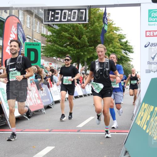 21.09.2025 - PSD Bank Halbmarathon Strokosch-Dieckow http://msf.ph/oto/8940030 21.09.2025 11:29:30 Ziel 1437, 1472, 1525, 1773, 1854, 2955, 3898 meine-sportfotos.de