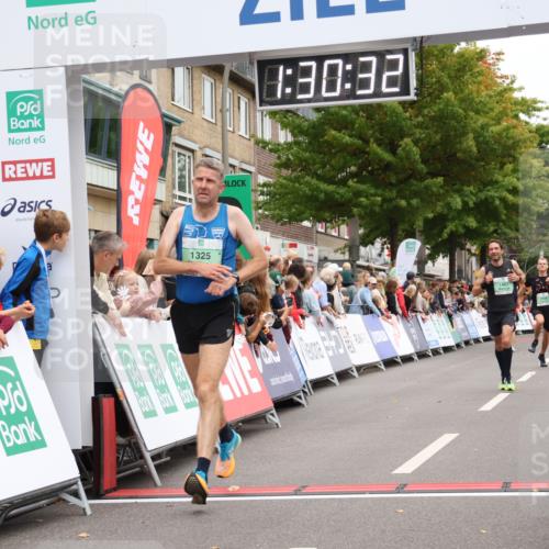 21.09.2025 - PSD Bank Halbmarathon Strokosch-Dieckow http://msf.ph/oto/8940051 21.09.2025 11:29:55 Ziel 1325, 1407, 2288 meine-sportfotos.de