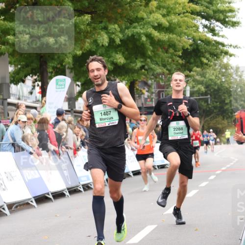 21.09.2025 - PSD Bank Halbmarathon Strokosch-Dieckow http://msf.ph/oto/8940052 21.09.2025 11:29:56 Ziel 1325, 1407, 2288 meine-sportfotos.de