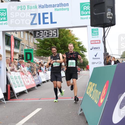 21.09.2025 - PSD Bank Halbmarathon Strokosch-Dieckow http://msf.ph/oto/8940056 21.09.2025 11:29:58 Ziel 1325, 1407, 1939, 2288 meine-sportfotos.de