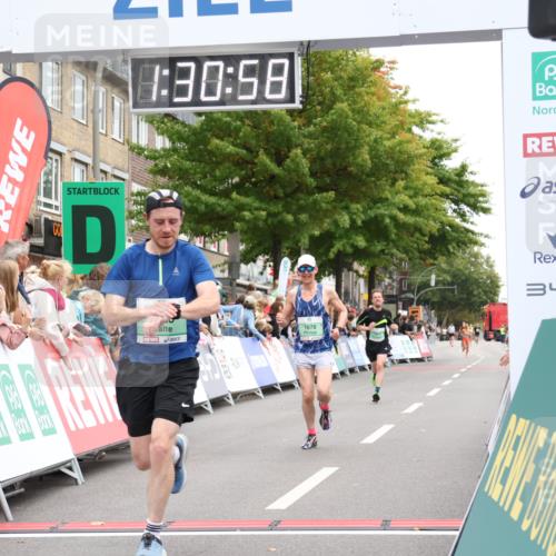 21.09.2025 - PSD Bank Halbmarathon Strokosch-Dieckow http://msf.ph/oto/8940076 21.09.2025 11:30:21 Ziel 1225, 1878, 1969 meine-sportfotos.de