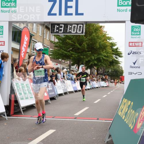 21.09.2025 - PSD Bank Halbmarathon Strokosch-Dieckow http://msf.ph/oto/8940080 21.09.2025 11:30:23 Ziel 1225, 1878, 1969 meine-sportfotos.de