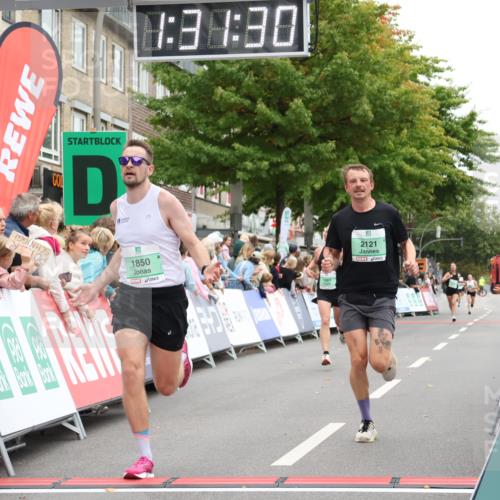 21.09.2025 - PSD Bank Halbmarathon Strokosch-Dieckow http://msf.ph/oto/8940110 21.09.2025 11:30:53 Ziel 1066, 1689, 1850, 2022, 2121 meine-sportfotos.de