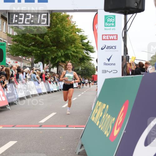 21.09.2025 - PSD Bank Halbmarathon Strokosch-Dieckow http://msf.ph/oto/8940156 21.09.2025 11:31:38 Ziel 2061, 2076 meine-sportfotos.de