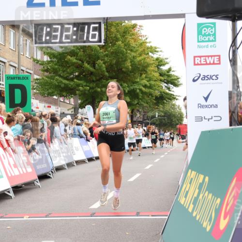 21.09.2025 - PSD Bank Halbmarathon Strokosch-Dieckow http://msf.ph/oto/8940158 21.09.2025 11:31:39 Ziel 2061, 2076 meine-sportfotos.de