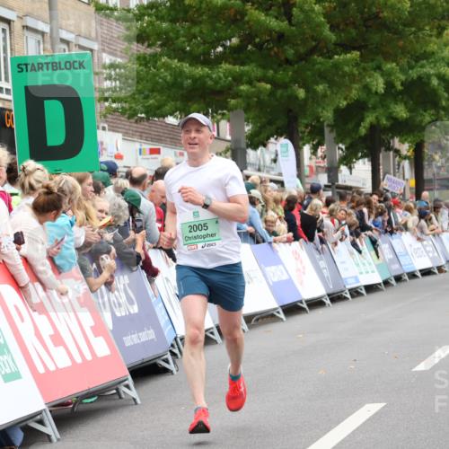 21.09.2025 - PSD Bank Halbmarathon Strokosch-Dieckow http://msf.ph/oto/8940211 21.09.2025 11:32:21 Ziel 2005, 3572 meine-sportfotos.de