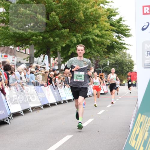 21.09.2025 - PSD Bank Halbmarathon Strokosch-Dieckow http://msf.ph/oto/8940218 21.09.2025 11:32:32 Ziel 1876, 1900, 2028, 3929 meine-sportfotos.de