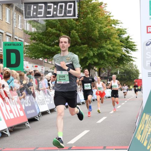 21.09.2025 - PSD Bank Halbmarathon Strokosch-Dieckow http://msf.ph/oto/8940220 21.09.2025 11:32:33 Ziel 1876, 1900, 2028, 3929 meine-sportfotos.de