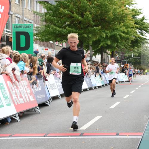 21.09.2025 - PSD Bank Halbmarathon Strokosch-Dieckow http://msf.ph/oto/8940236 21.09.2025 11:32:41 Ziel 1251, 1876, 1900, 2028, 2090, 3929 meine-sportfotos.de