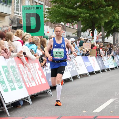 21.09.2025 - PSD Bank Halbmarathon Strokosch-Dieckow http://msf.ph/oto/8940247 21.09.2025 11:32:49 Ziel 1251, 1787, 2090 meine-sportfotos.de