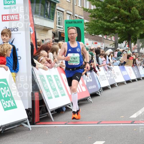 21.09.2025 - PSD Bank Halbmarathon Strokosch-Dieckow http://msf.ph/oto/8940248 21.09.2025 11:32:50 Ziel 1787, 2090 meine-sportfotos.de