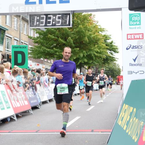 21.09.2025 - PSD Bank Halbmarathon Strokosch-Dieckow http://msf.ph/oto/8940269 21.09.2025 11:33:14 Ziel 1180, 1344, 1805, 1869, 1883, 1891, 1897, 1935, 1961 meine-sportfotos.de