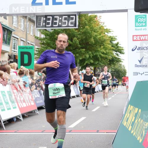 21.09.2025 - PSD Bank Halbmarathon Strokosch-Dieckow http://msf.ph/oto/8940271 21.09.2025 11:33:15 Ziel 1180, 1344, 1805, 1869, 1883, 1891, 1897, 1935, 1961 meine-sportfotos.de