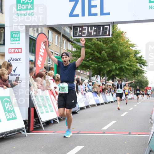21.09.2025 - PSD Bank Halbmarathon Strokosch-Dieckow http://msf.ph/oto/8940304 21.09.2025 11:33:40 Ziel 1915, 1936 meine-sportfotos.de