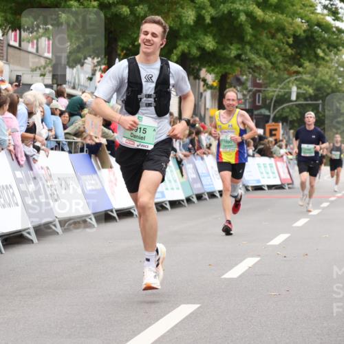 21.09.2025 - PSD Bank Halbmarathon Strokosch-Dieckow http://msf.ph/oto/8940309 21.09.2025 11:33:42 Ziel 1915, 1936, 1990 meine-sportfotos.de