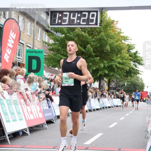 21.09.2025 - PSD Bank Halbmarathon Strokosch-Dieckow http://msf.ph/oto/8940336 21.09.2025 11:33:53 Ziel 1577, 1855, 1990, 2014, 2068 meine-sportfotos.de
