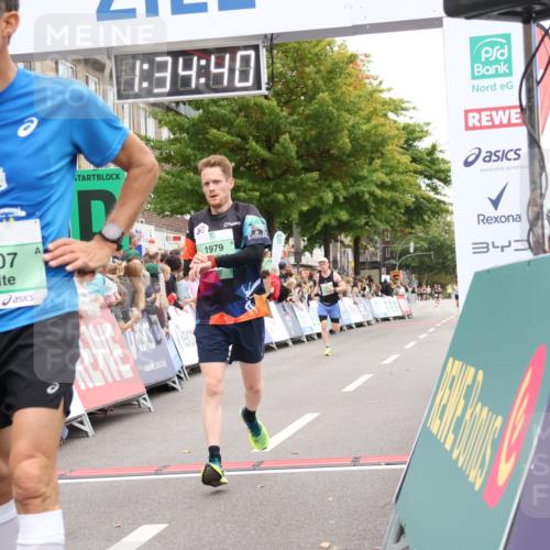 21.09.2025 - PSD Bank Halbmarathon Strokosch-Dieckow http://msf.ph/oto/8940353 21.09.2025 11:34:04 Ziel 1946, 1979, 2018, 2082, 3907 meine-sportfotos.de