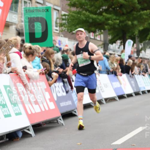 21.09.2025 - PSD Bank Halbmarathon Strokosch-Dieckow http://msf.ph/oto/8940358 21.09.2025 11:34:07 Ziel 1946, 1979, 2018, 2082, 3907 meine-sportfotos.de