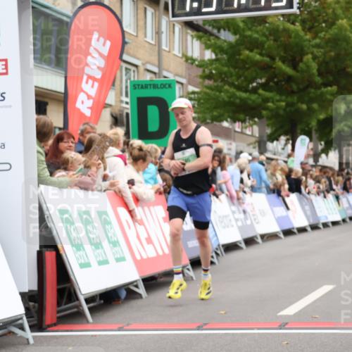 21.09.2025 - PSD Bank Halbmarathon Strokosch-Dieckow http://msf.ph/oto/8940360 21.09.2025 11:34:08 Ziel 1946, 1979, 2018, 2082, 3907 meine-sportfotos.de