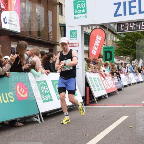 21.09.2025 - PSD Bank Halbmarathon Strokosch-Dieckow http://msf.ph/oto/8940365 21.09.2025 11:34:10 Ziel 1946, 1979, 2082 meine-sportfotos.de