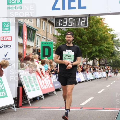 21.09.2025 - PSD Bank Halbmarathon Strokosch-Dieckow http://msf.ph/oto/8940399 21.09.2025 11:34:36 Ziel 1628, 1996, 2008 meine-sportfotos.de
