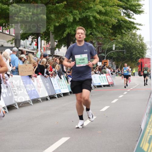 21.09.2025 - PSD Bank Halbmarathon Strokosch-Dieckow http://msf.ph/oto/8940418 21.09.2025 11:34:51 Ziel 1051, 1870, 1898 meine-sportfotos.de