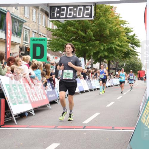 21.09.2025 - PSD Bank Halbmarathon Strokosch-Dieckow http://msf.ph/oto/8940479 21.09.2025 11:35:25 Ziel 1980, 2034 meine-sportfotos.de