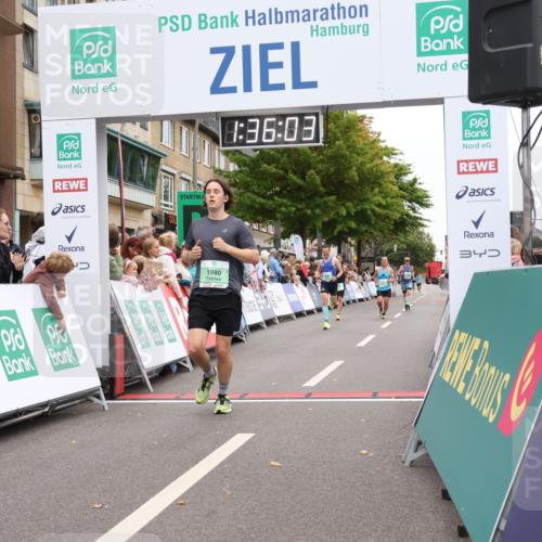 21.09.2025 - PSD Bank Halbmarathon Strokosch-Dieckow http://msf.ph/oto/8940482 21.09.2025 11:35:26 Ziel 1980, 1988, 2034 meine-sportfotos.de