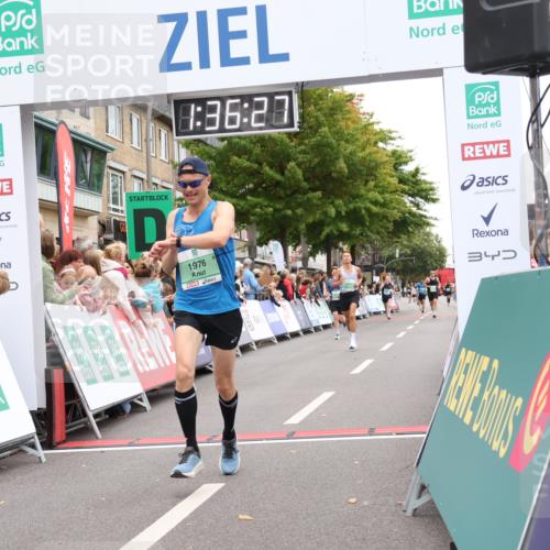 21.09.2025 - PSD Bank Halbmarathon Strokosch-Dieckow http://msf.ph/oto/8940550 21.09.2025 11:35:51 Ziel 1330, 1973, 1976 meine-sportfotos.de