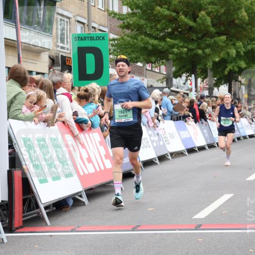 21.09.2025 - PSD Bank Halbmarathon Strokosch-Dieckow http://msf.ph/oto/8940565 21.09.2025 11:35:55 Ziel 1330, 1921, 1922, 1973, 1976, 2110 meine-sportfotos.de