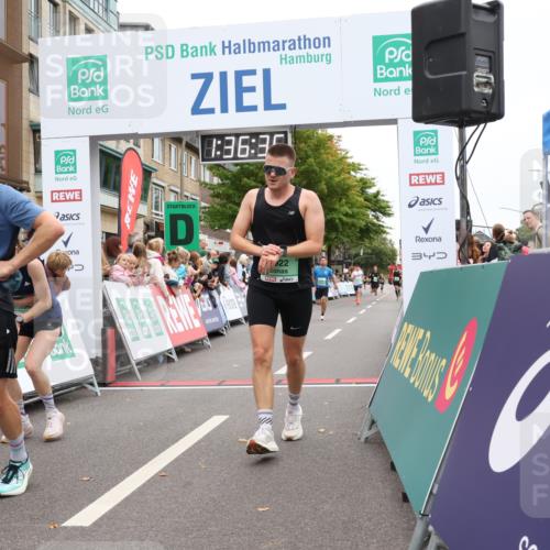 21.09.2025 - PSD Bank Halbmarathon Strokosch-Dieckow http://msf.ph/oto/8940579 21.09.2025 11:36:00 Ziel 1426, 1921, 1922, 1973, 2110 meine-sportfotos.de