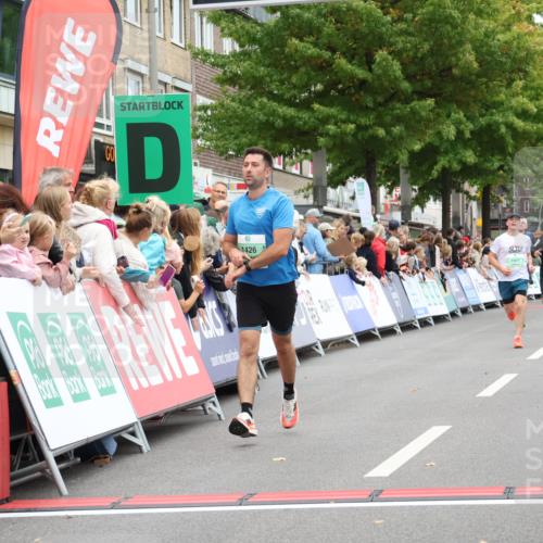 21.09.2025 - PSD Bank Halbmarathon Strokosch-Dieckow http://msf.ph/oto/8940586 21.09.2025 11:36:03 Ziel 1426, 1921, 1922, 1952, 2033, 2051, 2110 meine-sportfotos.de
