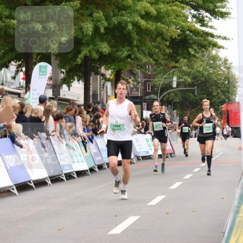 21.09.2025 - PSD Bank Halbmarathon Strokosch-Dieckow http://msf.ph/oto/8940611 21.09.2025 11:36:11 Ziel 1044, 1426, 1952, 1971, 2033, 2051 meine-sportfotos.de