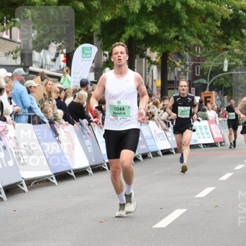21.09.2025 - PSD Bank Halbmarathon Strokosch-Dieckow http://msf.ph/oto/8940614 21.09.2025 11:36:12 Ziel 1044, 1426, 1952, 1971, 2033, 2051 meine-sportfotos.de