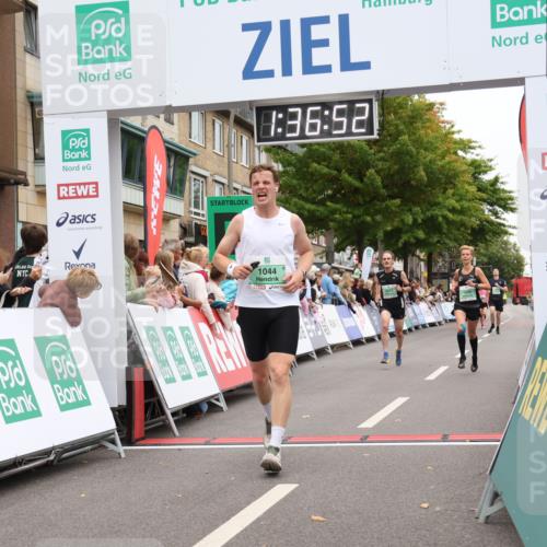 21.09.2025 - PSD Bank Halbmarathon Strokosch-Dieckow http://msf.ph/oto/8940620 21.09.2025 11:36:15 Ziel 1044, 1060, 1971, 2023, 2033, 2051 meine-sportfotos.de