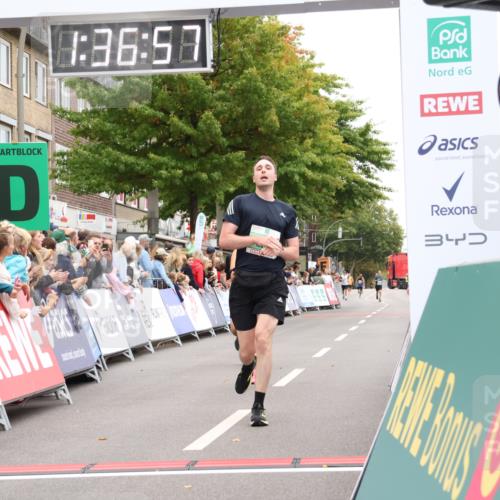 21.09.2025 - PSD Bank Halbmarathon Strokosch-Dieckow http://msf.ph/oto/8940635 21.09.2025 11:36:20 Ziel 1044, 1060, 1977, 2023, 2048, 2128 meine-sportfotos.de