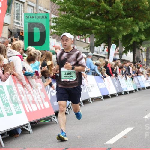 21.09.2025 - PSD Bank Halbmarathon Strokosch-Dieckow http://msf.ph/oto/8940684 21.09.2025 11:36:48 Ziel 1421, 1563, 1910, 2398 meine-sportfotos.de