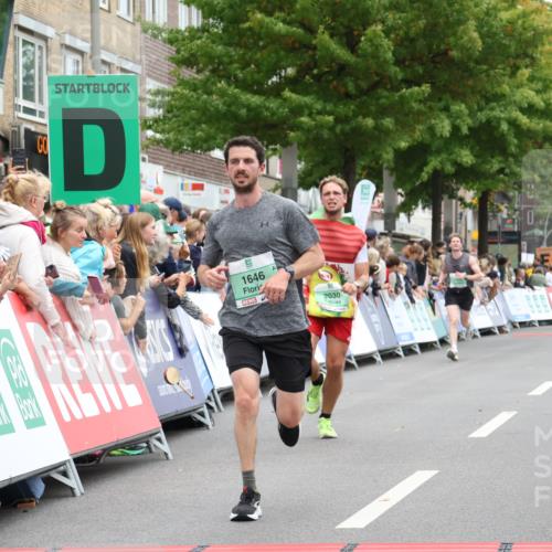 21.09.2025 - PSD Bank Halbmarathon Strokosch-Dieckow http://msf.ph/oto/8940694 21.09.2025 11:36:53 Ziel 1646, 1910, 2030, 2398 meine-sportfotos.de