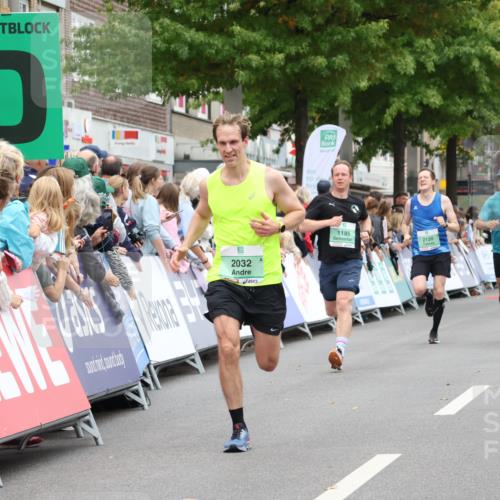 21.09.2025 - PSD Bank Halbmarathon Strokosch-Dieckow http://msf.ph/oto/8940743 21.09.2025 11:37:26 Ziel 1185, 1998, 2032, 2036, 2095, 2120 meine-sportfotos.de