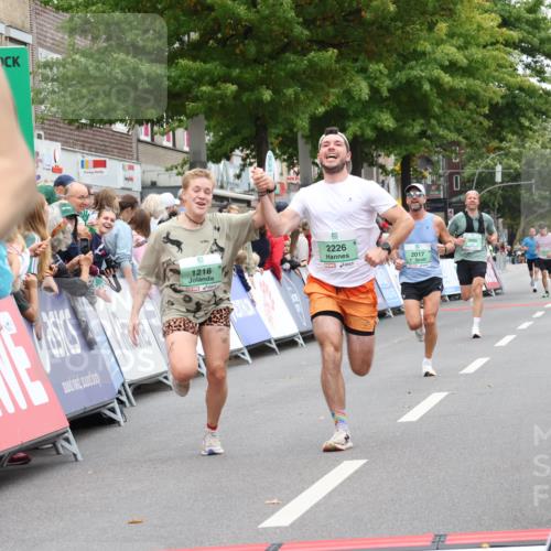 21.09.2025 - PSD Bank Halbmarathon Strokosch-Dieckow http://msf.ph/oto/8940769 21.09.2025 11:37:39 Ziel 1216, 2017, 2132, 2226 meine-sportfotos.de