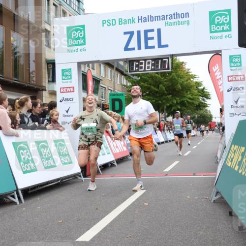 21.09.2025 - PSD Bank Halbmarathon Strokosch-Dieckow http://msf.ph/oto/8940775 21.09.2025 11:37:41 Ziel 1216, 2017, 2132, 2226, 3999 meine-sportfotos.de
