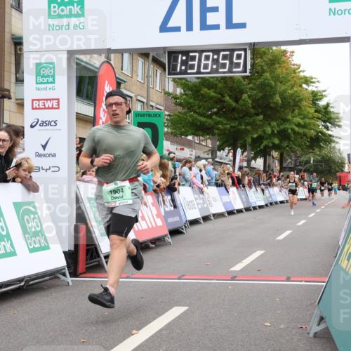 21.09.2025 - PSD Bank Halbmarathon Strokosch-Dieckow http://msf.ph/oto/8940844 21.09.2025 11:38:22 Ziel 1892, 1904, 2675 meine-sportfotos.de