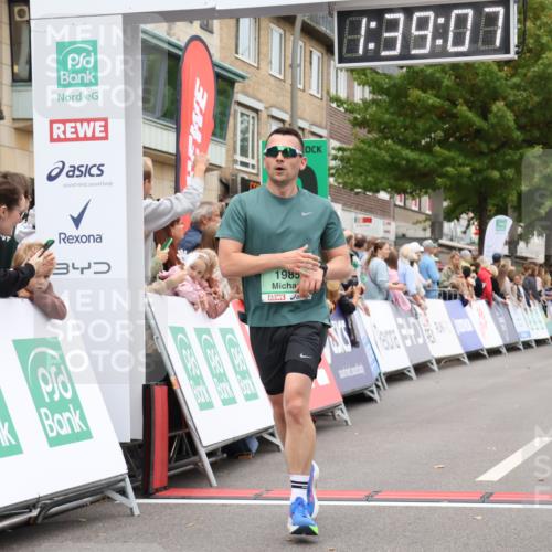 21.09.2025 - PSD Bank Halbmarathon Strokosch-Dieckow http://msf.ph/oto/8940858 21.09.2025 11:38:30 Ziel 1984, 1985, 2675 meine-sportfotos.de