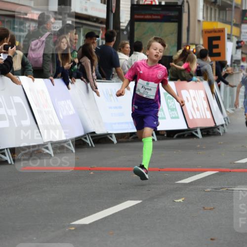 21.09.2025 - PSD Bank Halbmarathon Strokosch-Dieckow http://msf.ph/oto/8940867 21.09.2025 10:26:36 Ziel 111, 143, 297, 347, 348, 379, 396 meine-sportfotos.de