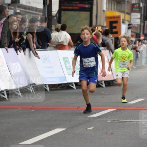 21.09.2025 - PSD Bank Halbmarathon Strokosch-Dieckow http://msf.ph/oto/8940872 21.09.2025 10:26:38 Ziel 111, 143, 297, 347, 348, 379, 396 meine-sportfotos.de