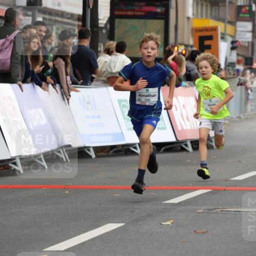 21.09.2025 - PSD Bank Halbmarathon Strokosch-Dieckow http://msf.ph/oto/8940880 21.09.2025 10:26:38 Ziel 111, 143, 297, 347, 348, 379, 396 meine-sportfotos.de