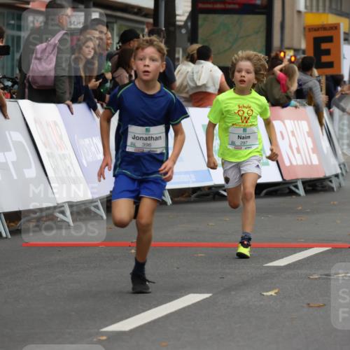 21.09.2025 - PSD Bank Halbmarathon Strokosch-Dieckow http://msf.ph/oto/8940890 21.09.2025 10:26:39 Ziel 111, 143, 152, 297, 347, 348, 379, 396 meine-sportfotos.de