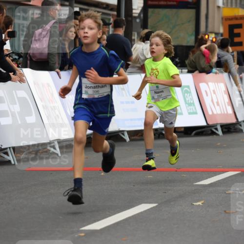 21.09.2025 - PSD Bank Halbmarathon Strokosch-Dieckow http://msf.ph/oto/8940898 21.09.2025 10:26:39 Ziel 111, 143, 152, 297, 347, 348, 379, 396 meine-sportfotos.de